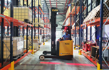 Space-Crunch-Use-Our-Reach-Trucks